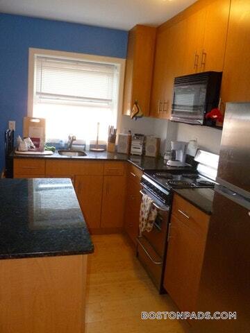 Building Photo - 461 Park Dr