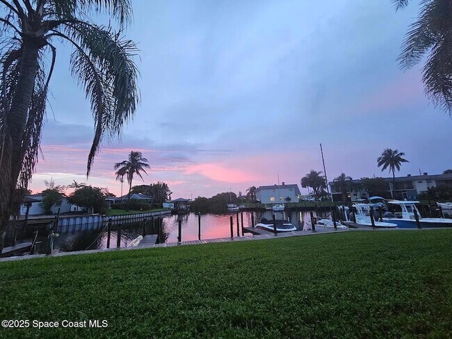 Foto del edificio - 435 Dove Ln