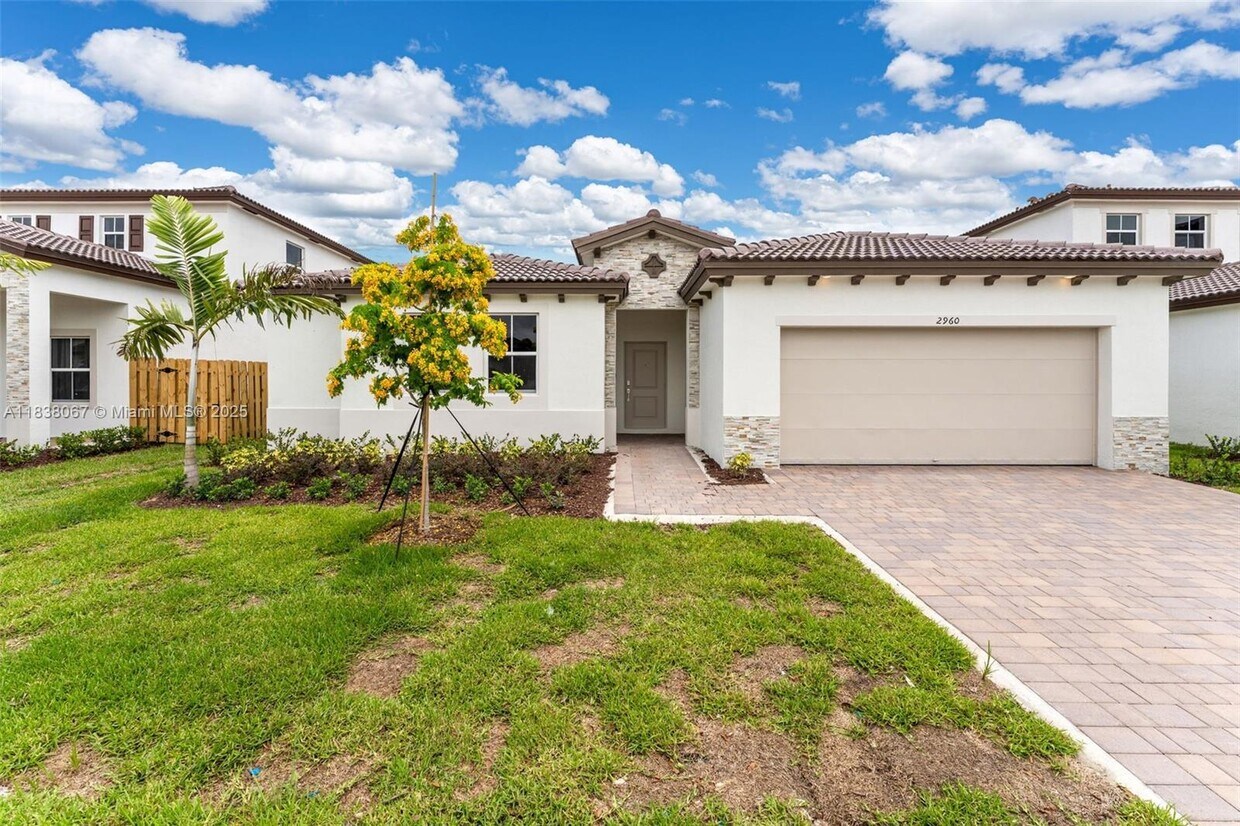 Foto principal - 2960 SE 23rd St