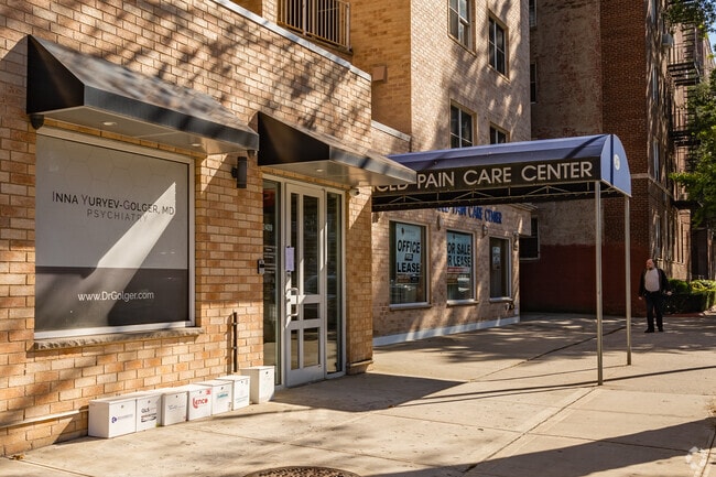 Building Photo - 2417 Ocean Ave