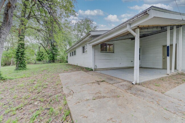 Foto del edificio - 6837 St Olaf Dr