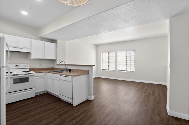 Foto del edificio - 2060 Rancho Lake Dr