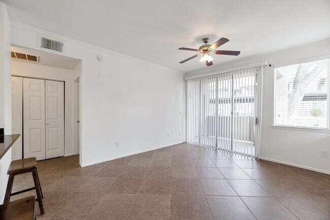 Foto del edificio - 7009 E Acoma Dr