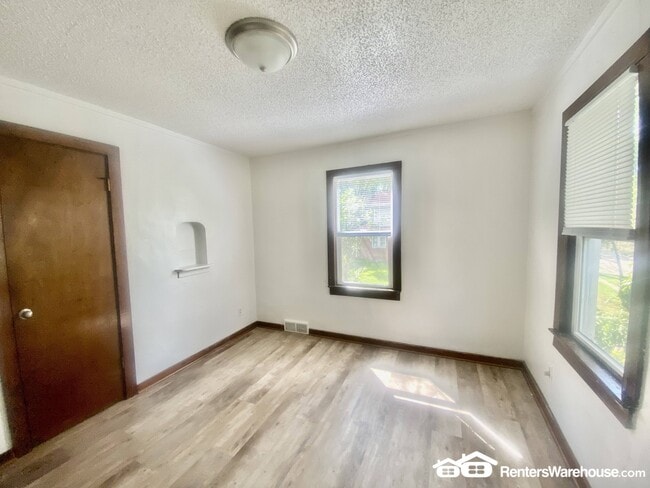 Foto del edificio - 1816 Francis Ave