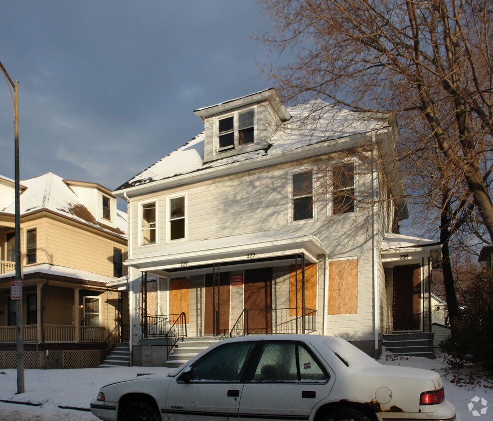 Foto del edificio - 220-228 Emerson St