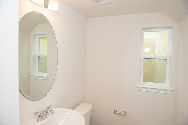 Foto del edificio - 17361 Bal Harbour Dr