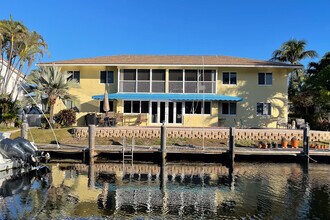 Building Photo - 1110 Bel Air Dr