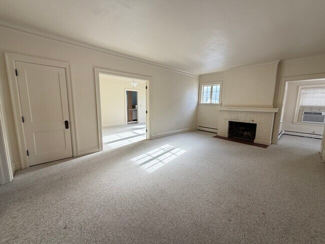 Foto del edificio - 1155 N Cherry St