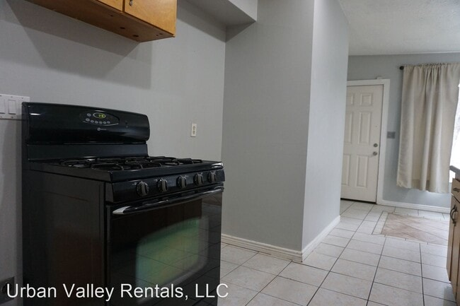 Building Photo - 5 br, 2 bath House - 3485 W. Meadowbrook Dr.