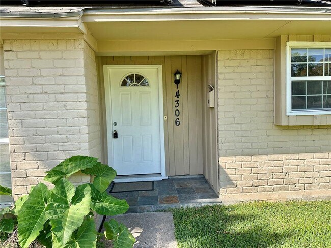 Building Photo - 4306 Wuthering Heights Dr