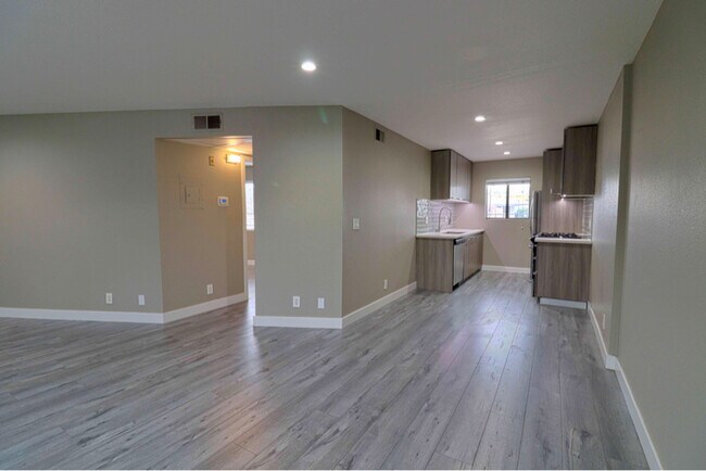 Foto del edificio - 11040 Hesby St