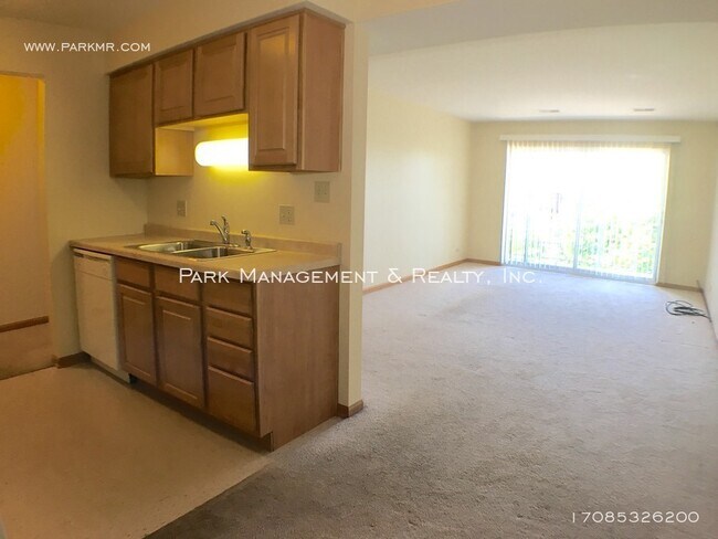 Building Photo - 9401 Melvina Ave