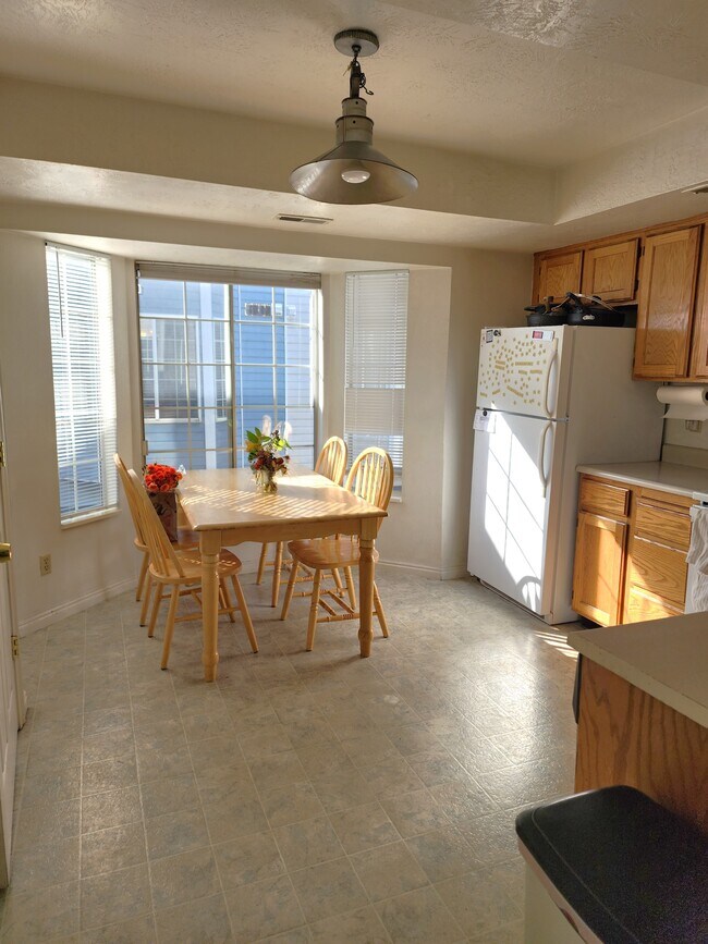 Foto del edificio - 565 N 300 E