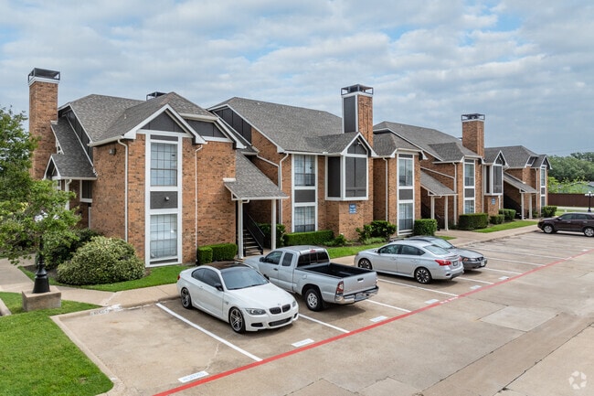 Building Photo - Lake Meadows