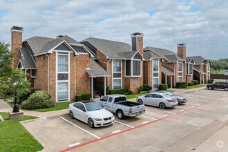 Building Photo - Lake Meadows