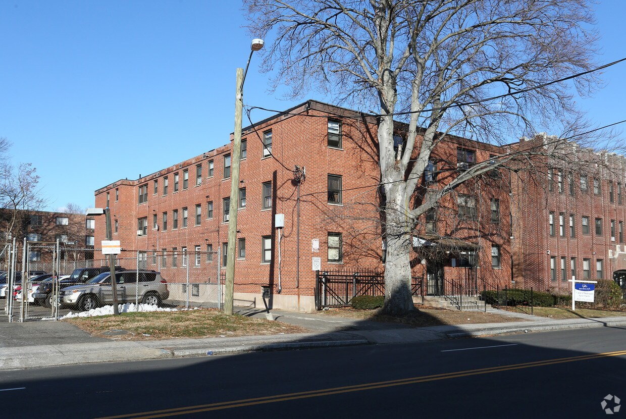 175177 Sigourney St, Hartford, CT 06105 Apartments in Hartford, CT