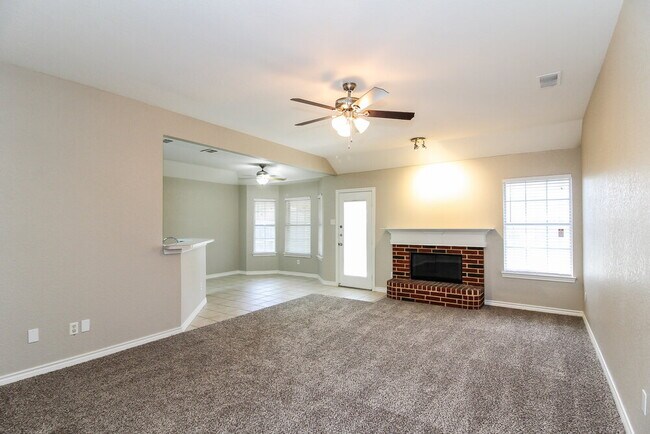 Foto del edificio - 1232 Clay Ln