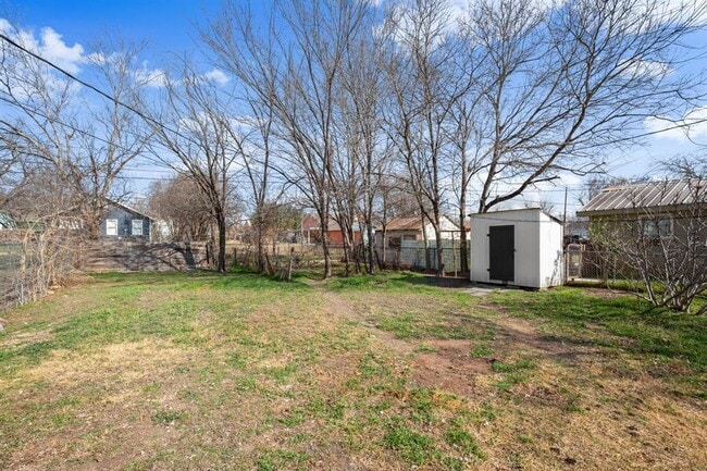 Foto del edificio - 918 W 3rd St