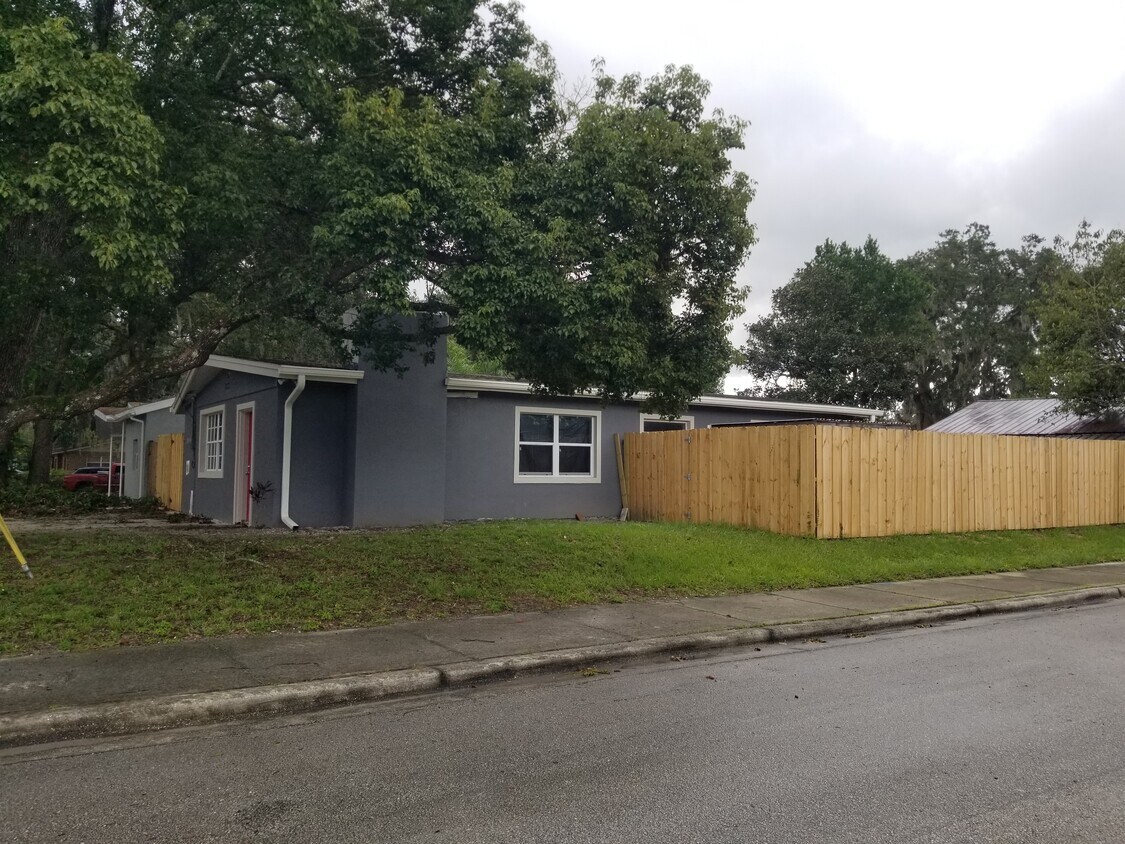Foto principal - 300 E Palmetto Ave