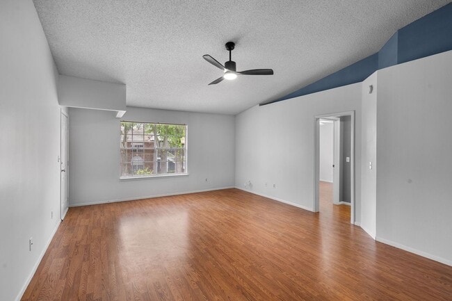 Building Photo - 2/2 Condo With Screened Patio in Conway area