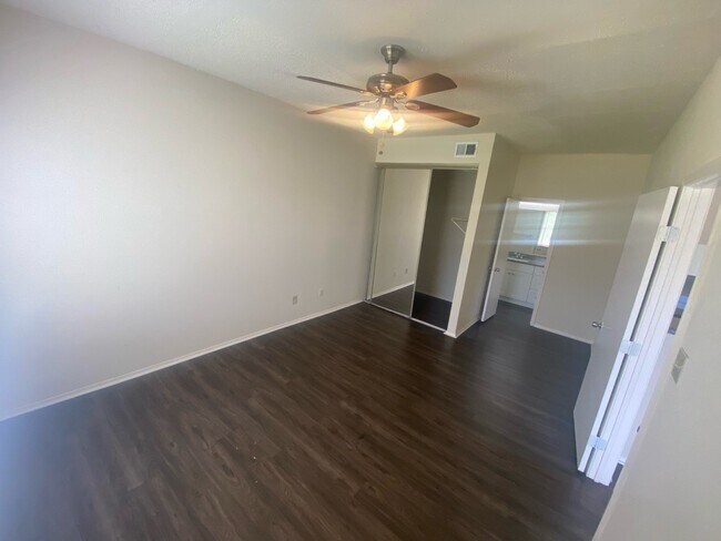 Building Photo - 7900 Bissonnet St