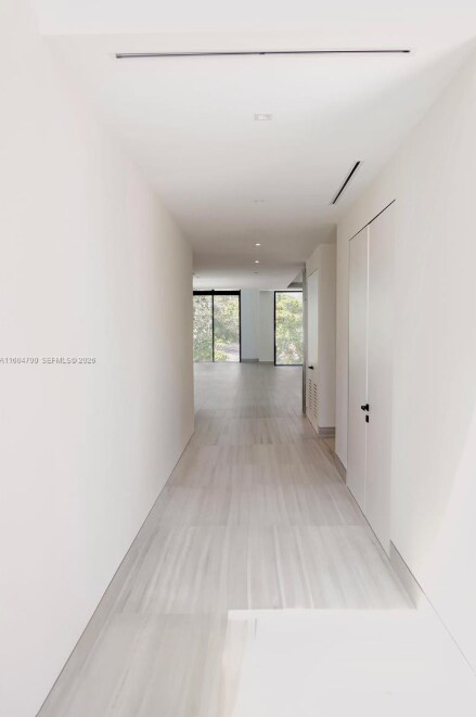 Foto del edificio - 345 W 46th St