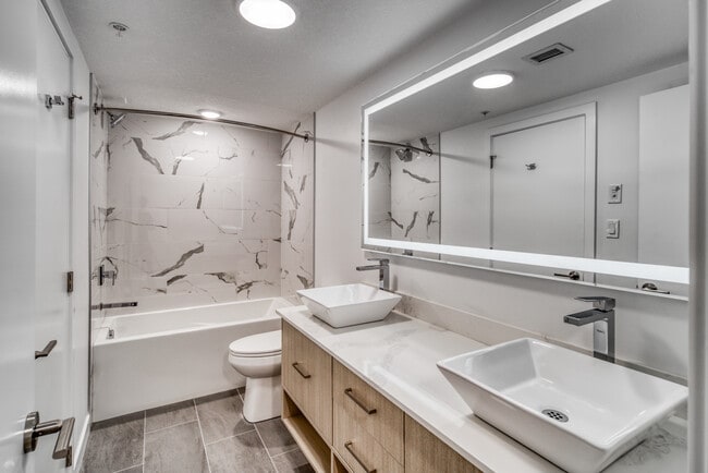 Building Photo - Marda