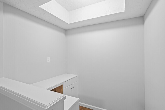 Foto del edificio - 1522 Grand Valley Dr