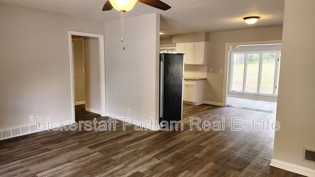 Foto del edificio - 3814 Meadowcliff Dr