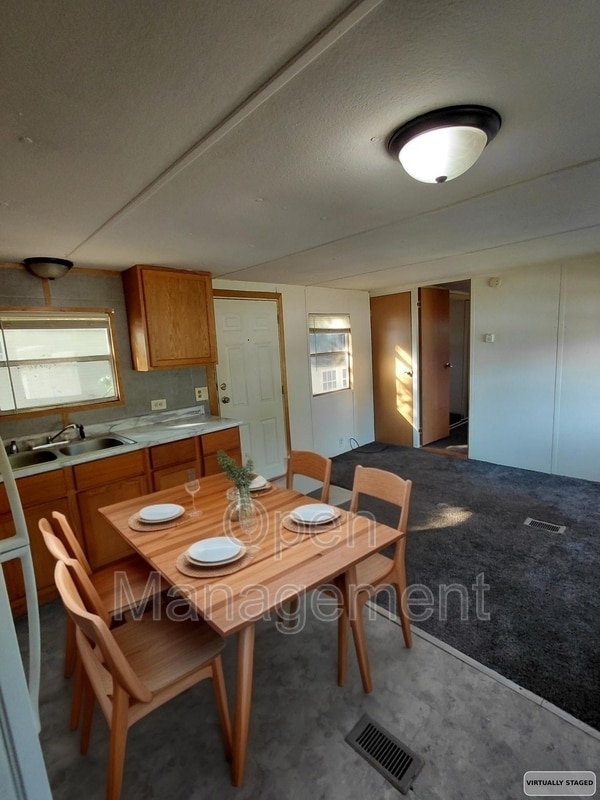 Foto principal - 301 Mantle Ave