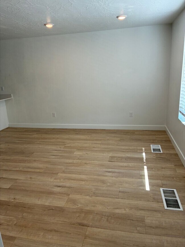 Foto del edificio - 3 Bedroom Townhome