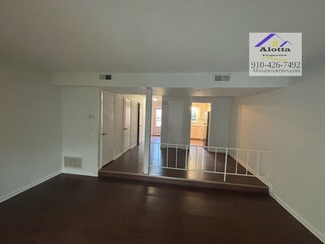 Foto del edificio - 573-E Winding Creek