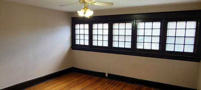Building Photo - 2217 Belmont Blvd