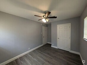 Building Photo - 4404 Raven St