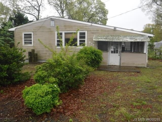 Building Photo - 305 Lawrence Dr