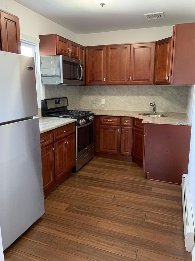 Foto del edificio - 128 Floyd St