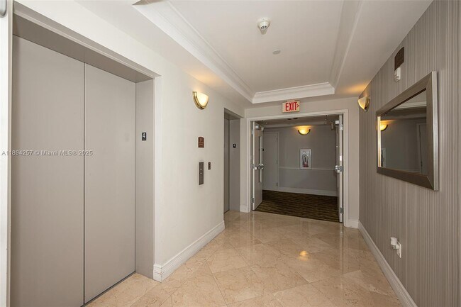 Foto del edificio - 4100 Salzedo St