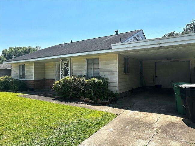 Foto del edificio - 5210 Stuyvesant Ln