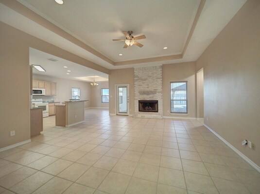 Foto del edificio - 14745 Quarterdeck Dr