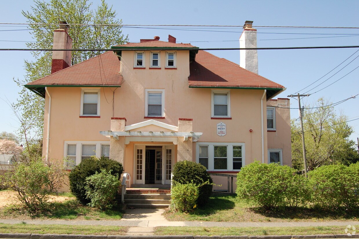 2 E Thompson Ave, Gloucester City, NJ 08030 Apartments in Gloucester