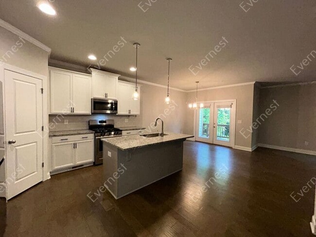 Building Photo - 1605 Glenivy