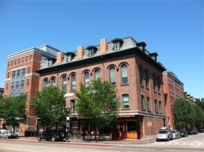 Building Photo - 1723 Washington St