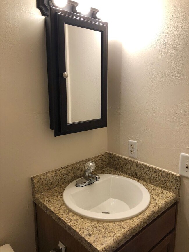 Foto del edificio - Energy Efficient 2-Bedroom 1-Bath Affordab...