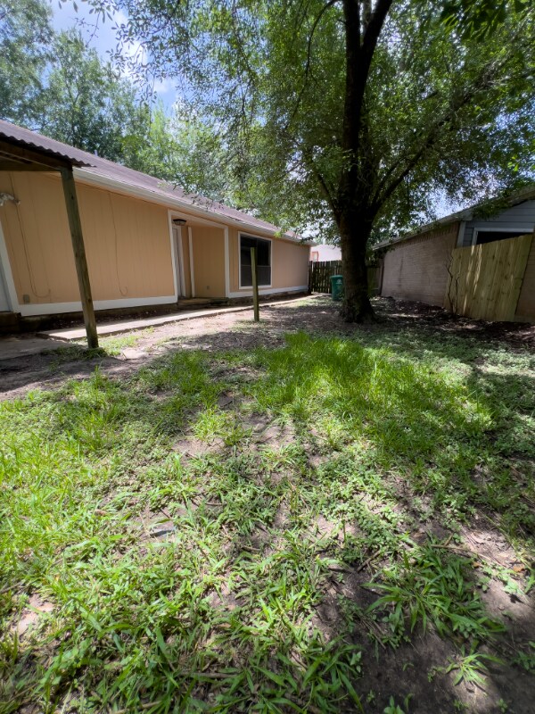 Foto del edificio - 12704 Hollandale Dr