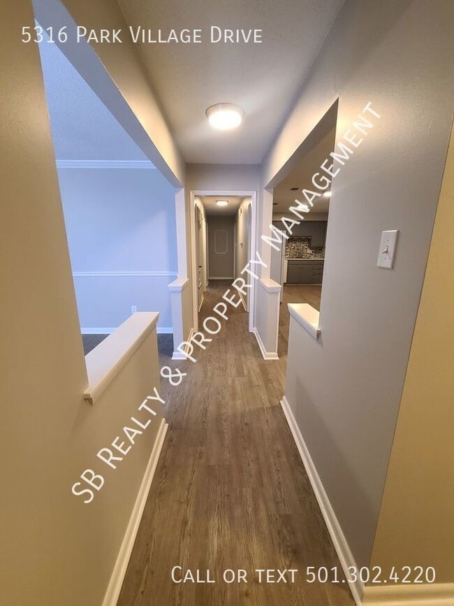 Foto del edificio - 5316 Park Village Dr