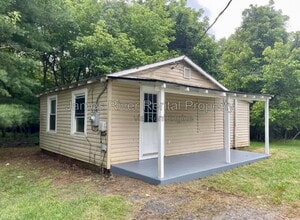 Building Photo - 511B Winston Ridge Rd