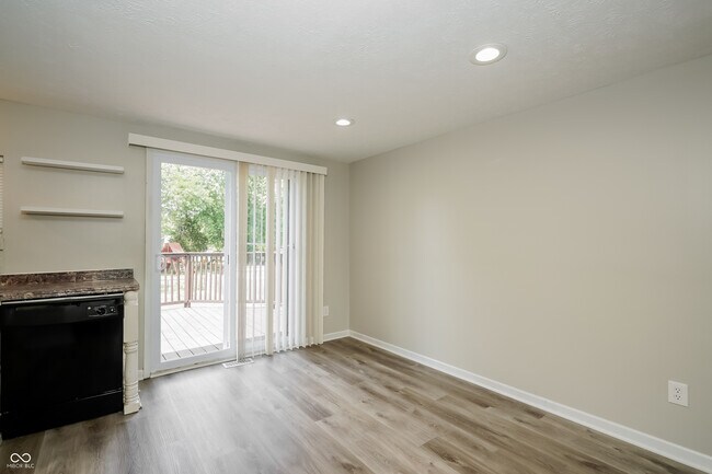 Foto del edificio - 7516 Inverness Dr