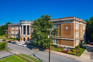 Front Building Exterior - Elora Gardens at Petersburg