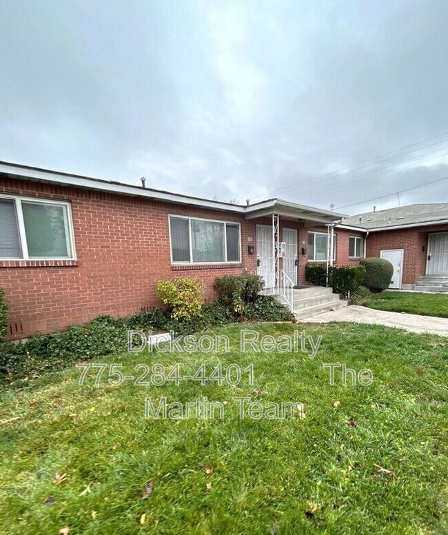 Building Photo - 240 18th St