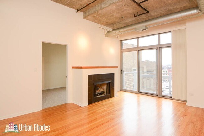 Building Photo - 933 W Van Buren St
